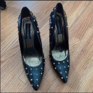 Fahrenheit black with gold studded pumps